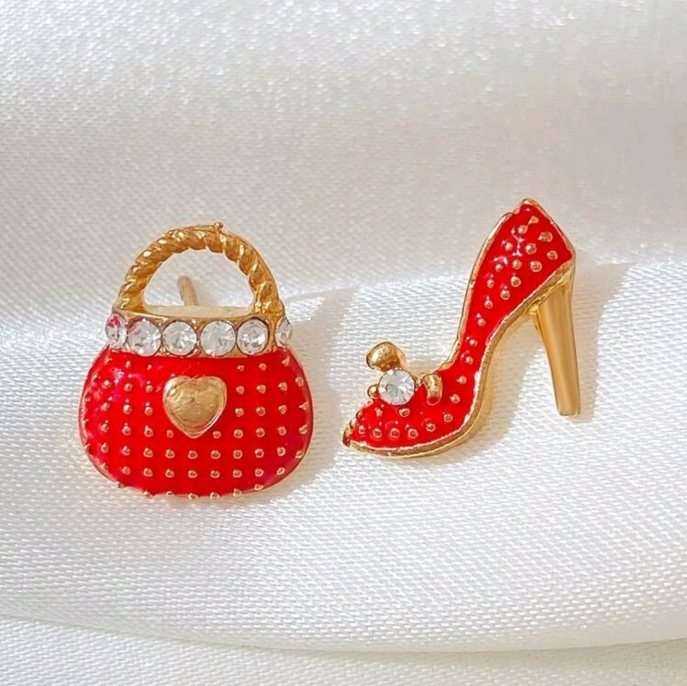🌻Rhinestone high heel & purse stud earrings
